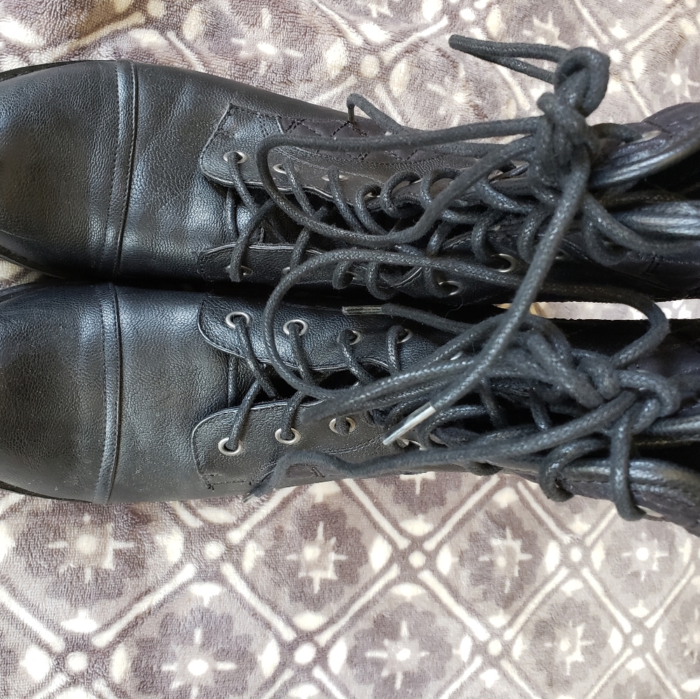 Women combat boots